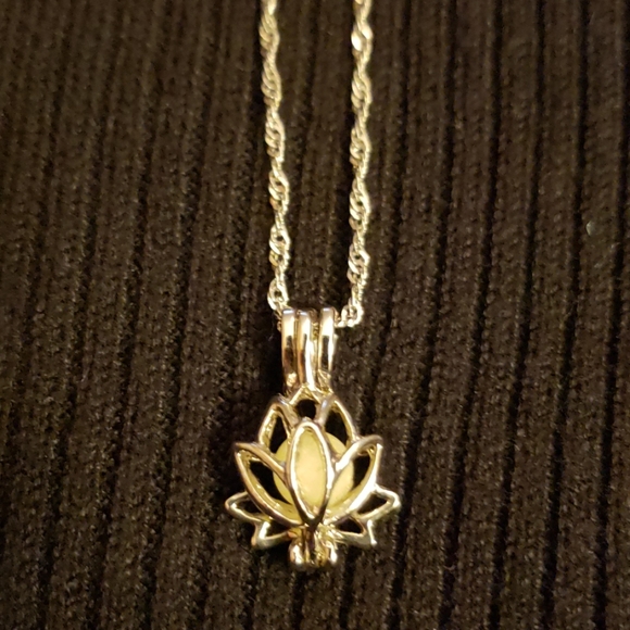Jewelry - LOTUS FLOWER STAINLESS STEEL NECKLACE☆NEW PACKAGE